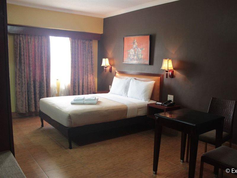 Pamulinawen Hotel Laoag Dış mekan fotoğraf