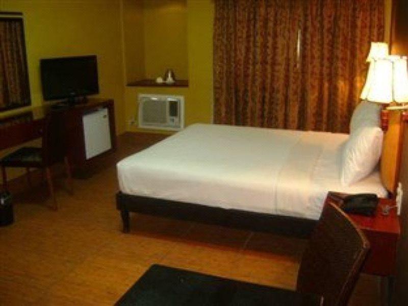 Pamulinawen Hotel Laoag Dış mekan fotoğraf