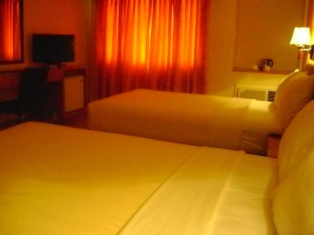 Pamulinawen Hotel Laoag Oda fotoğraf