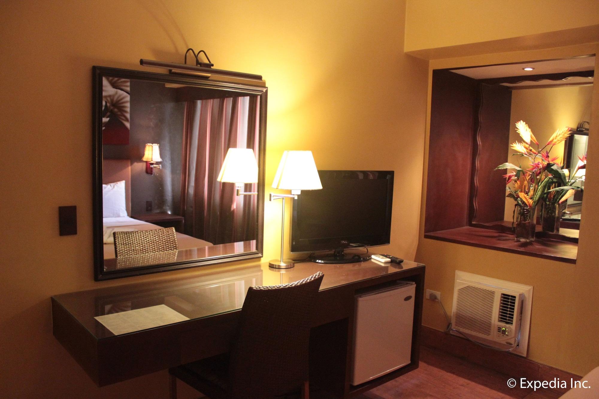 Pamulinawen Hotel Laoag Dış mekan fotoğraf