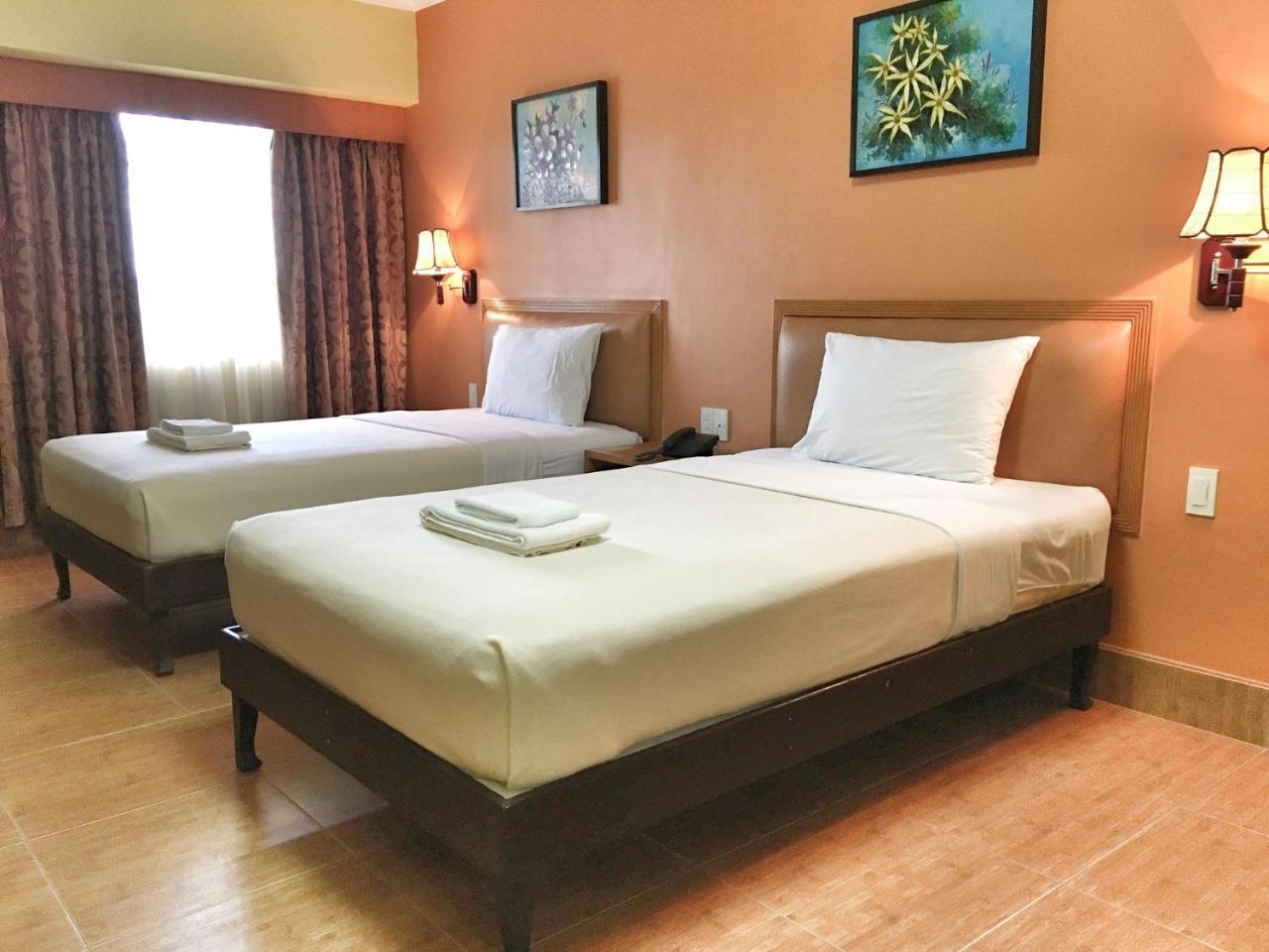 Pamulinawen Hotel Laoag Dış mekan fotoğraf